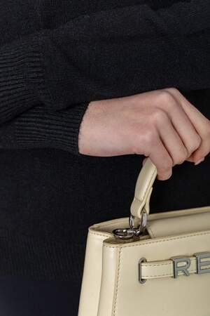 Гольф жіночий однотонний, колір чорний Гольф жіночий однотонний, колір чорний